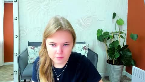 Snapshot of melissa_199 chatting on 25, 9, 2025 Sophia online show from 25, 9, 2025