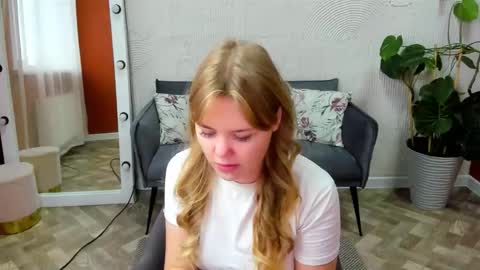 Snapshot of melissa_199 chatting on 26, 9, 2025 Sophia online show from 26, 9, 2025