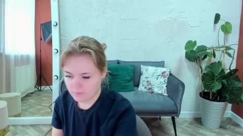 Snapshot of melissa_199 chatting on 27, 9, 2025 Sophia online show from 27, 9, 2025