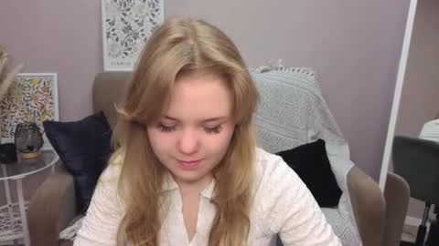 Snapshot of melissa_199 chatting on 22, 10, 2025 Sophia online show from 22, 10, 2025