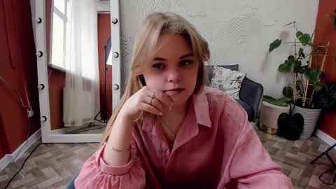 Snapshot of melissa_199 chatting on 11, 11, 2025 Sophia online show from 11, 11, 2025