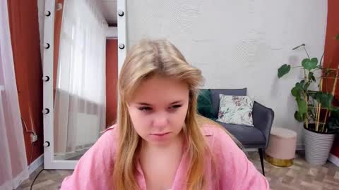 Snapshot of melissa_199 chatting on 28, 11, 2025 Sophia online show from 28, 11, 2025