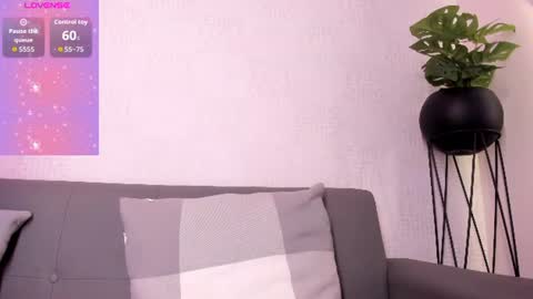 Snapshot of melissa__saenz_ chatting on 19, 6, 2026 M E L I S S A online show from 19, 6, 2026