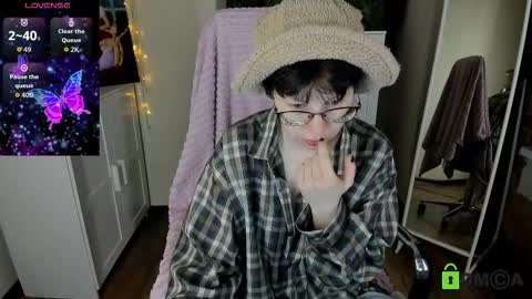 Snapshot of melissa_wells chatting on 2, 10, 2025 Melissa online show from 2, 10, 2025