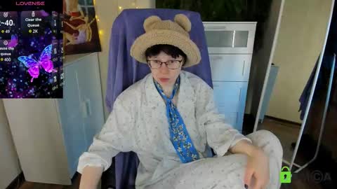 Snapshot of melissa_wells chatting on 8, 10, 2025 Melissa online show from 8, 10, 2025