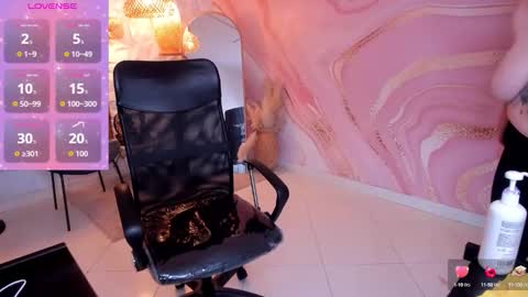 Snapshot of melissalabx69 chatting on 10, 10, 2025 MELISSA online show from 10, 10, 2025