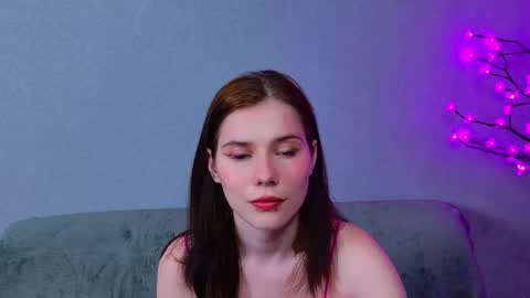 mellhyees online show from 17, 5, 2026