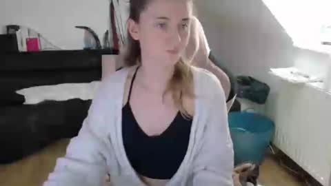 Snapshot of melly4you chatting on 15, 6, 2026 melly4you online show from 15, 6, 2026