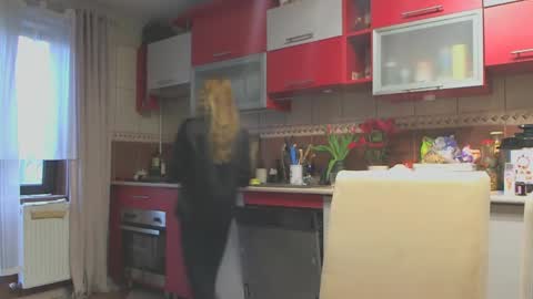 Melly online show from 5, 2, 2025