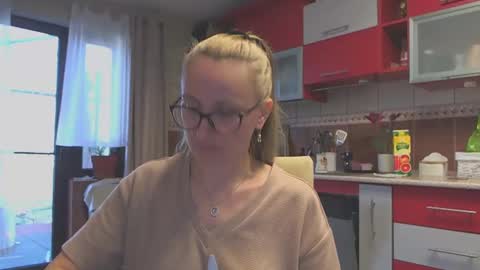 Melly online show from 7, 3, 2025