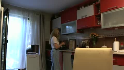 Melly online show from 9, 9, 2025