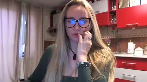 Melly online show from 6, 3, 2026