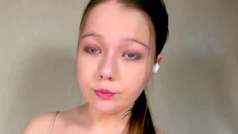 MelMooon online show from 31, 5, 2026