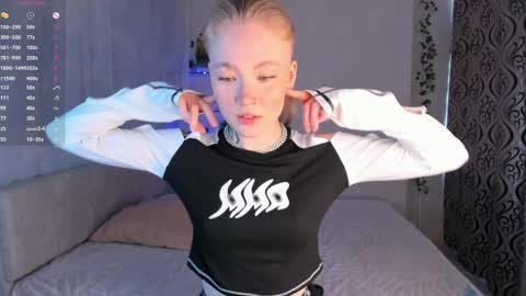 Snapshot of melodievejar chatting on 24, 4, 2026 melodievejar online show from 24, 4, 2026