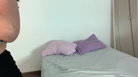 Snapshot of melody24_ chatting on 5, 3, 2025 melody24_ online show from 5, 3, 2025