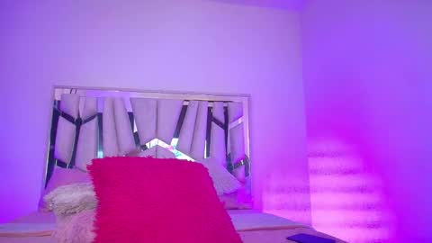    online show from 20, 10, 2025