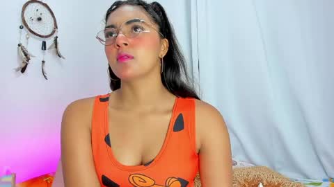 Snapshot of melodymoore_ chatting on 15, 5, 2026 Melody online show from 15, 5, 2026