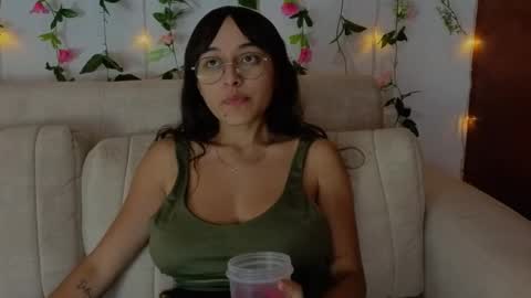 Snapshot of melodywinxxx chatting on 8, 10, 2025 Melody Winx online show from 8, 10, 2025