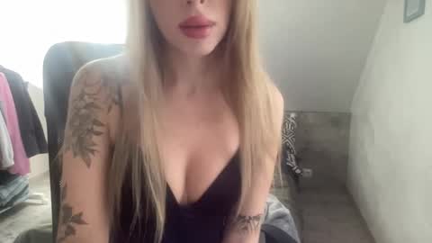 Melodie Sweet online show from 19, 12, 2025