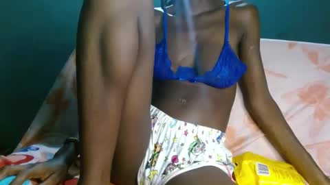 Snapshot of mely1003 chatting on 23, 11, 2025 mely online show from 23, 11, 2025