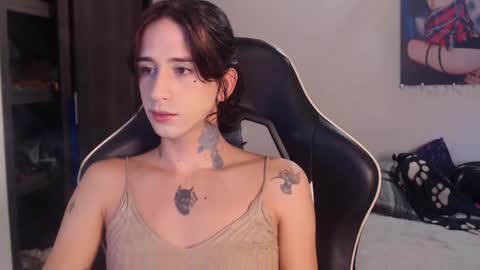 Snapshot of mely_roussex chatting on 7, 3, 2025 mely online show from 7, 3, 2025