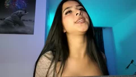 Snapshot of mencia_sharmaa chatting on 17, 12, 2025 Menca of your love online show from 17, 12, 2025