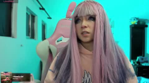 Snapshot of meowmelf chatting on 13, 12, 2025 meowmelf online show from 13, 12, 2025