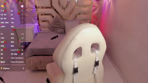    online show from 22, 1, 2025