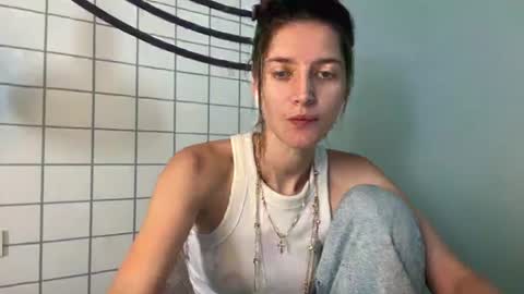 Snapshot of meralynn chatting on 13, 6, 2026 LEVA online show from 13, 6, 2026