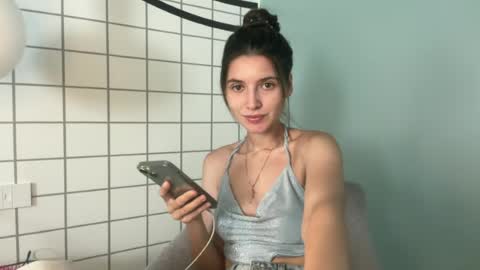 Snapshot of meralynn chatting on 24, 6, 2026 LEVA online show from 24, 6, 2026