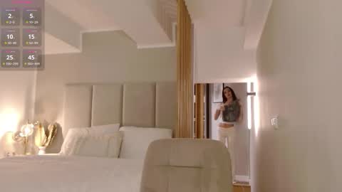 Snapshot of mercedessss_ chatting on 17, 11, 2025 Mercedesss online show from 17, 11, 2025