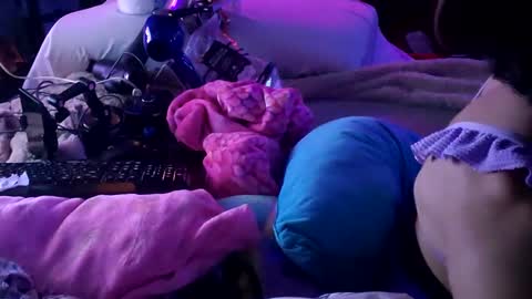 Snapshot of merelyalover chatting on 22, 1, 2025 gurlnips online show from 22, 1, 2025