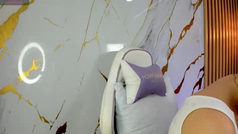 Snapshot of meridacute_ chatting on 21, 10, 2025 meridacute_ online show from 21, 10, 2025