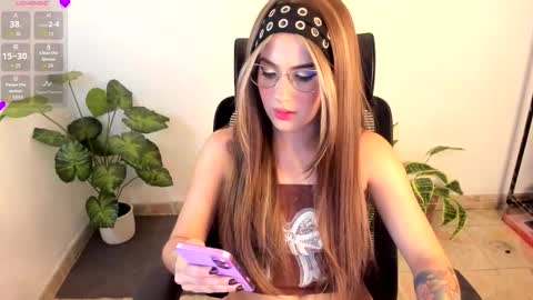 Snapshot of meridaxbrave_ chatting on 23, 10, 2025 laura 3 i am independent model online show from 23, 10, 2025