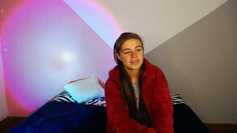 Snapshot of merily_duff chatting on 13, 12, 2025 MERILY online show from 13, 12, 2025