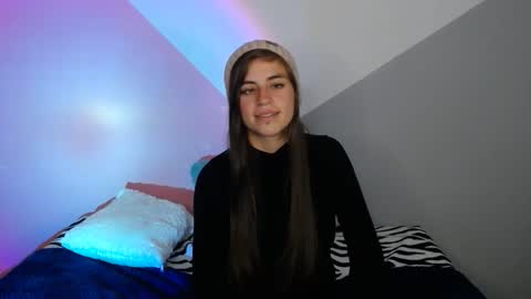 Snapshot of merily_duff chatting on 22, 12, 2025 MERILY online show from 22, 12, 2025