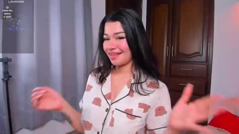 Snapshot of merlia_model chatting on 14, 5, 2026 instagram fernandatoloza01 online show from 14, 5, 2026