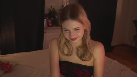 Snapshot of mermaids_ chatting on 21, 12, 2024 Lara OFFLINE online show from 21, 12, 2024