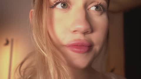 Snapshot of mermaids_ chatting on 3, 1, 2025 Lara OFFLINE online show from 3, 1, 2025