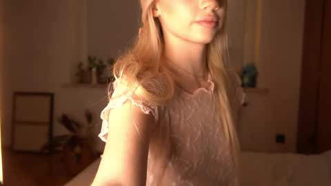 Snapshot of mermaids_ chatting on 3, 4, 2026 Lara OFFLINE online show from 3, 4, 2026