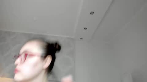 Snapshot of mersedes_rosso chatting on 24, 11, 2025 Mersedes online show from 24, 11, 2025