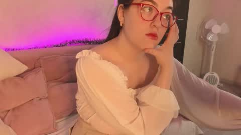 Snapshot of mersedes_rosso chatting on 17, 12, 2025 Mersedes online show from 17, 12, 2025