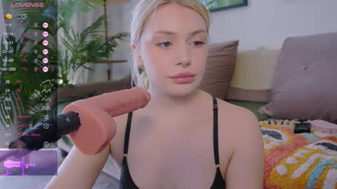 Snapshot of meukotis chatting on 24, 9, 2025 Stella online show from 24, 9, 2025