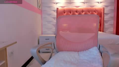 Snapshot of mhellissaw chatting on 10, 1, 2025 melissa online show from 10, 1, 2025