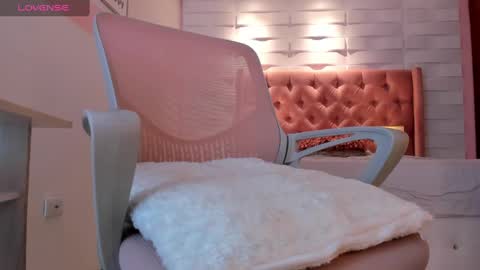 Snapshot of mhellissaw chatting on 5, 3, 2025 melissa online show from 5, 3, 2025