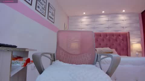 Snapshot of mhellissaw chatting on 12, 10, 2025 melissa online show from 12, 10, 2025