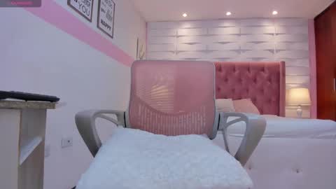 Snapshot of mhellissaw chatting on 15, 10, 2025 melissa online show from 15, 10, 2025