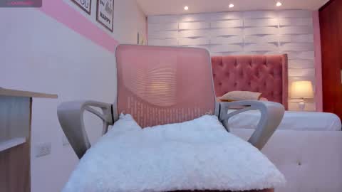 Snapshot of mhellissaw chatting on 7, 11, 2025 melissa online show from 7, 11, 2025