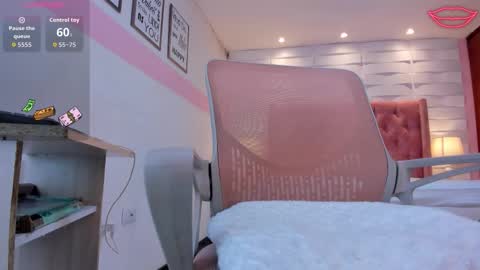 Snapshot of mhellissaw chatting on 7, 1, 2026 melissa online show from 7, 1, 2026