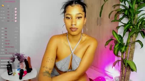 Snapshot of mia69brown chatting on 20, 12, 2025 mia69brown online show from 20, 12, 2025